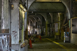 Illustration for article titled One of Japan's Scariest-Looking Train Stations